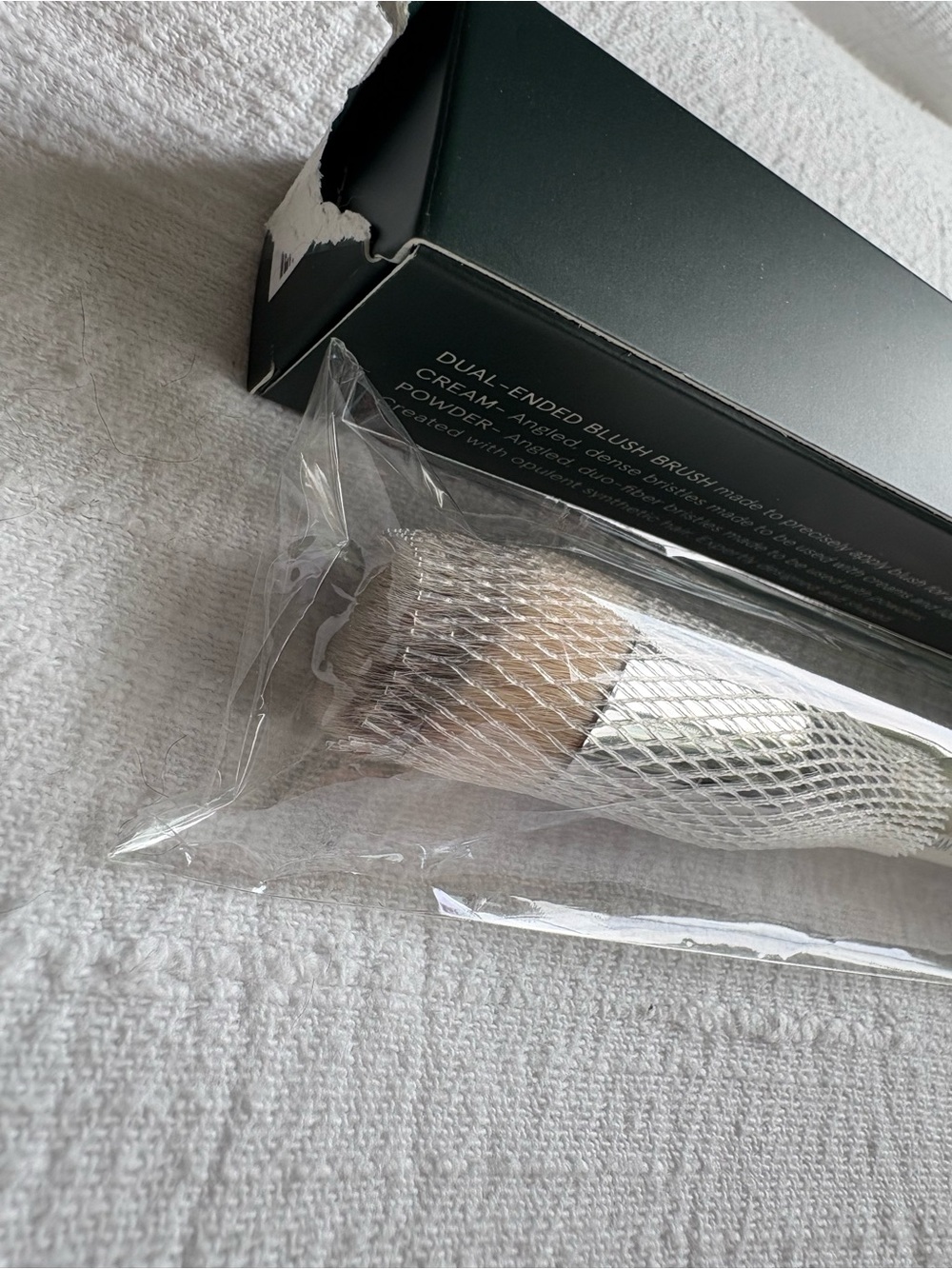 Ciele | Powder Double-Ended Brush - Black and Natural - Picture 4 of 7